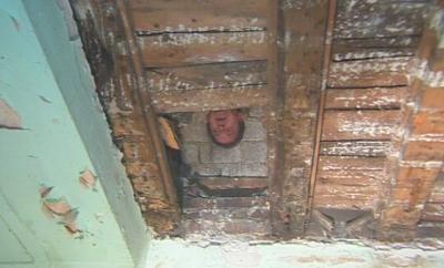 Folge 1 Ab in die Ruine Folge 1 Ab in die Ruine