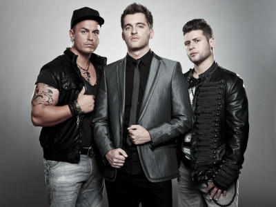 X Factor 2011 Top 12 Kandidaten mit Juroren X Factor 2011 Top 12 Kandidaten mit Juroren