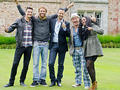 X Factor 2011 Top 12 Kandidaten mit Juroren X Factor 2011 Top 12 Kandidaten mit Juroren