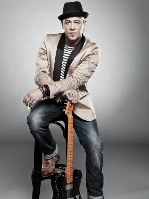 X Factor 2011 Top 12 Kandidaten mit Juroren X Factor 2011 Top 12 Kandidaten mit Juroren