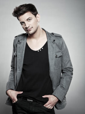 X Factor 2011 Top 12 Kandidaten mit Juroren X Factor 2011 Top 12 Kandidaten mit Juroren