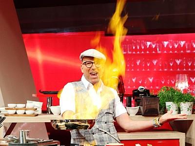 Grill den Henssler: Diese Promis treten in Folge 5 an Grill den Henssler: Diese Promis treten in Folge 5 an