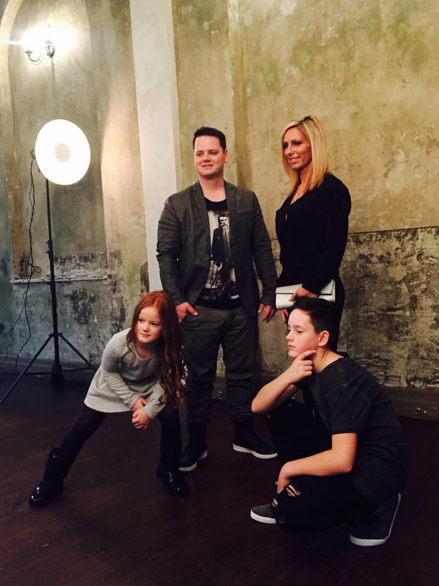 Shopping Queen – Familien-Spezial: Backstage beim Familien-Fotoshooting Shopping Queen – Familien-Spezial: Backstage beim Familien-Fotoshooting