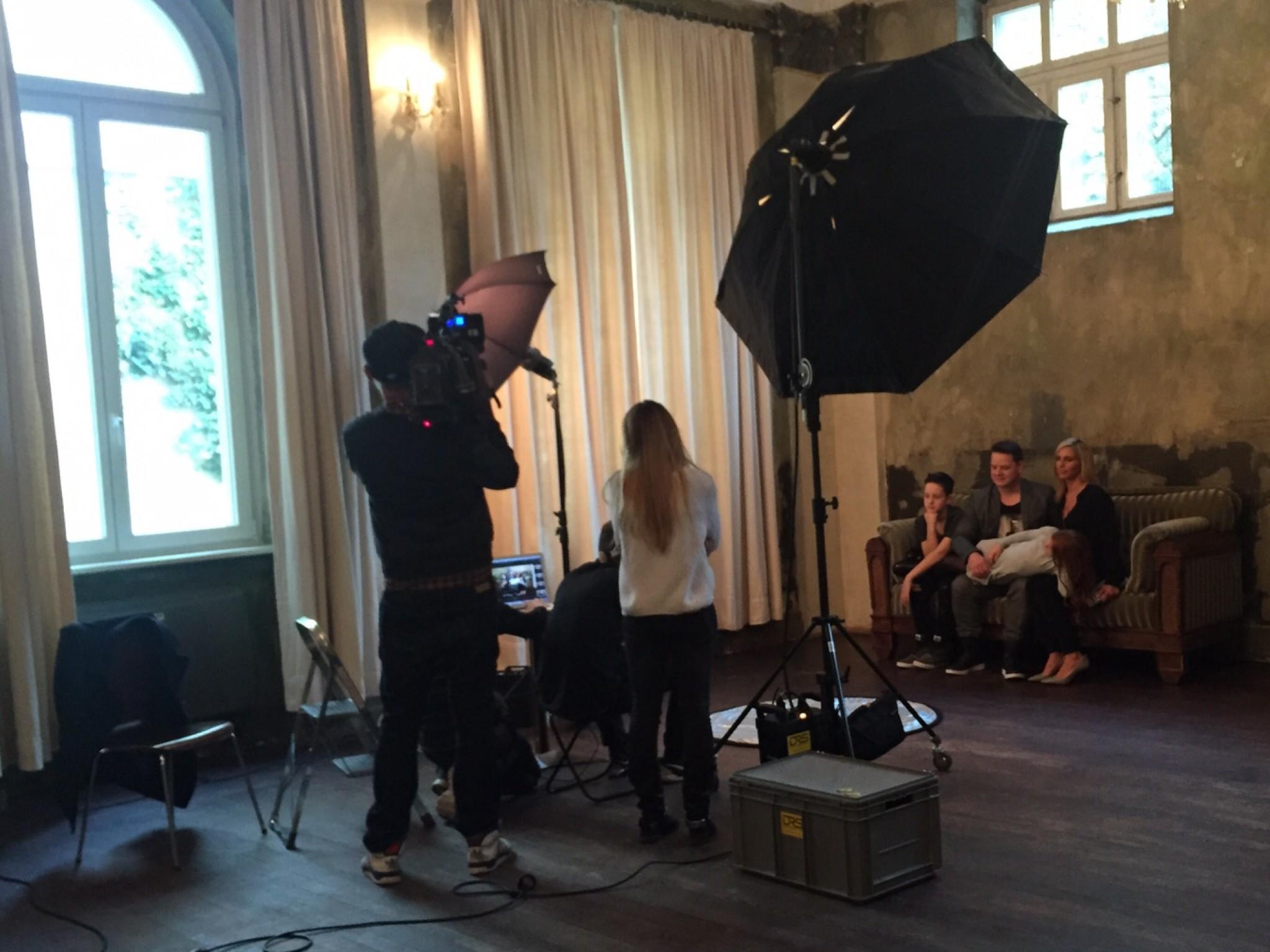 Shopping Queen – Familien-Spezial: Backstage beim Familien-Fotoshooting Shopping Queen – Familien-Spezial: Backstage beim Familien-Fotoshooting