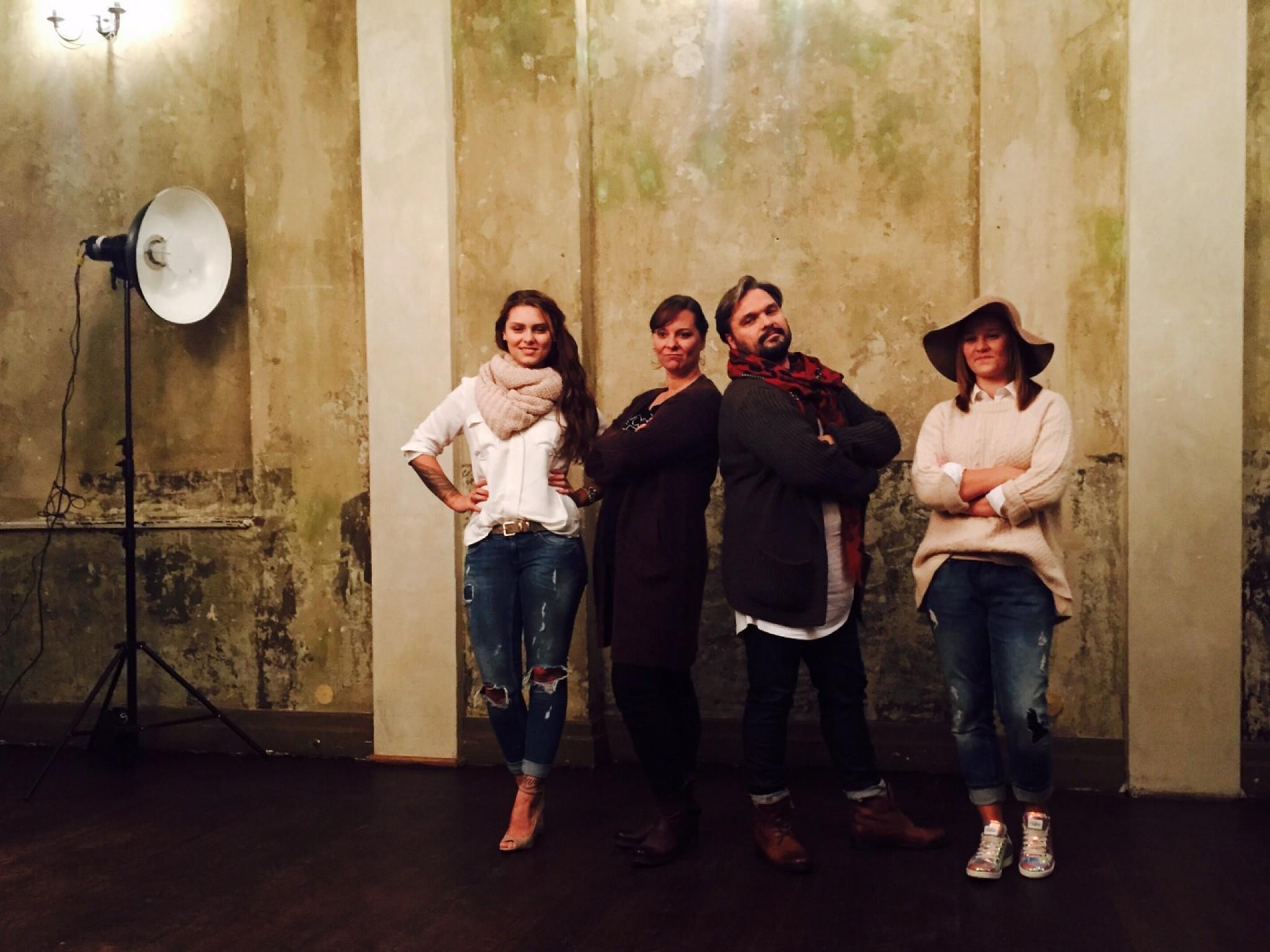 Shopping Queen – Familien-Spezial: Backstage beim Familien-Fotoshooting Shopping Queen – Familien-Spezial: Backstage beim Familien-Fotoshooting