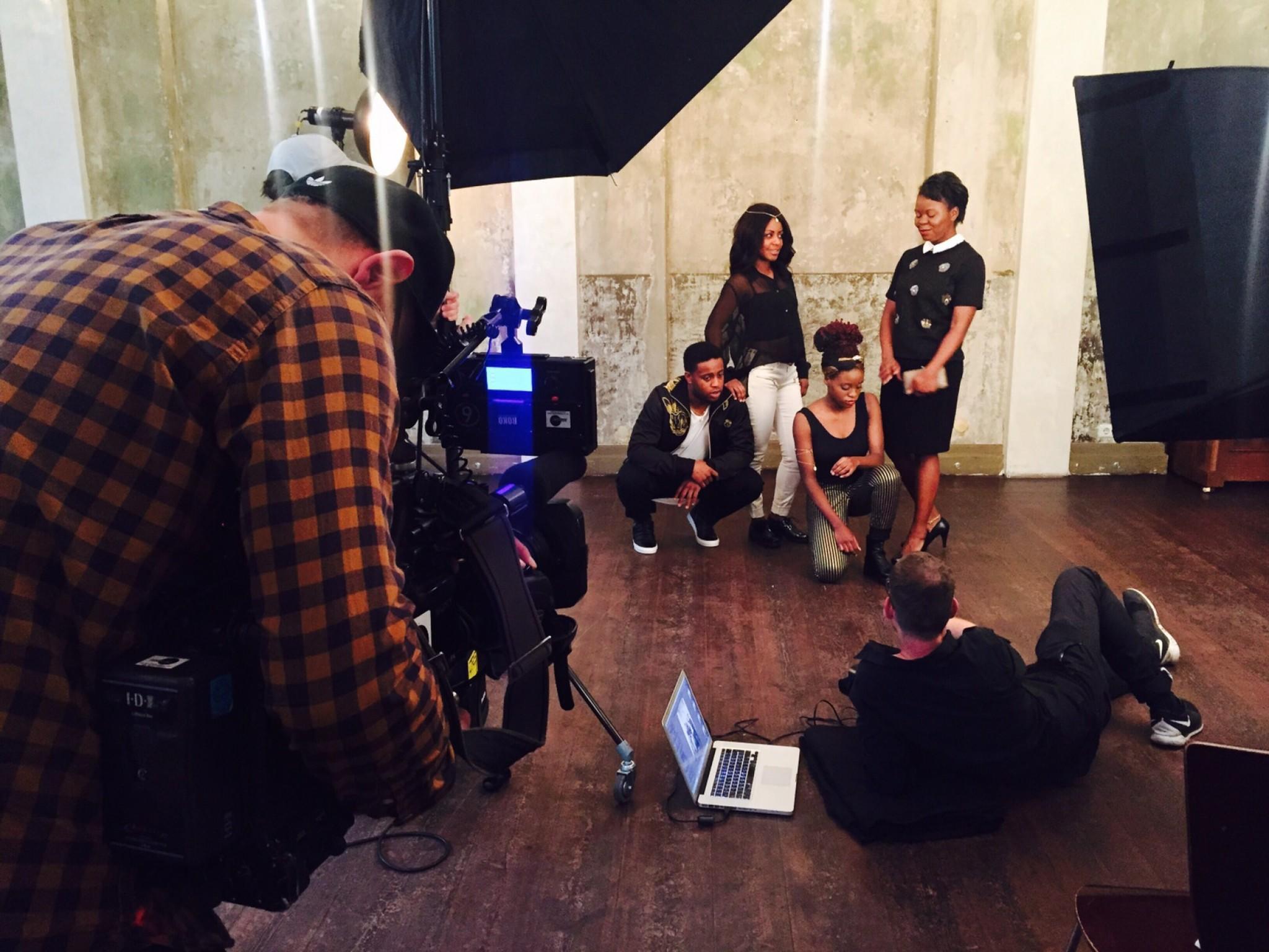 Shopping Queen – Familien-Spezial: Backstage beim Familien-Fotoshooting Shopping Queen – Familien-Spezial: Backstage beim Familien-Fotoshooting