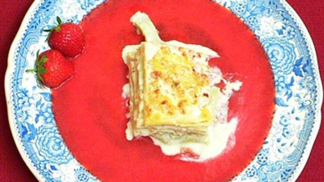 Rezept: Rhabarberlasagne auf Erdbeerspiegel Rezept: Rhabarberlasagne auf Erdbeerspiegel