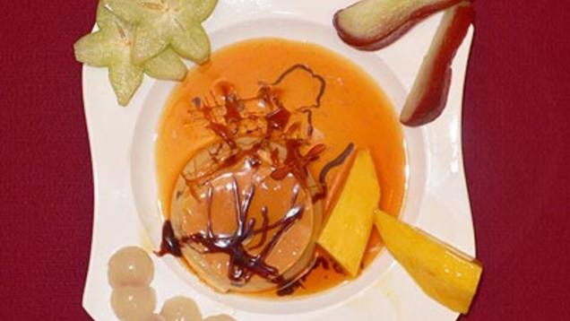 Rezept: Cognac-Flan mit exotischem Obst Rezept: Cognac-Flan mit exotischem Obst