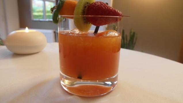 Rezept: Bitterer Aperitif mit Grapefruit Rezept: Bitterer Aperitif mit Grapefruit