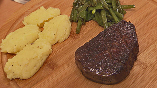 Rezept: Trüffelkartoffelpüree (Sophia Wollersheim) Rezept: Trüffelkartoffelpüree (Sophia Wollersheim)