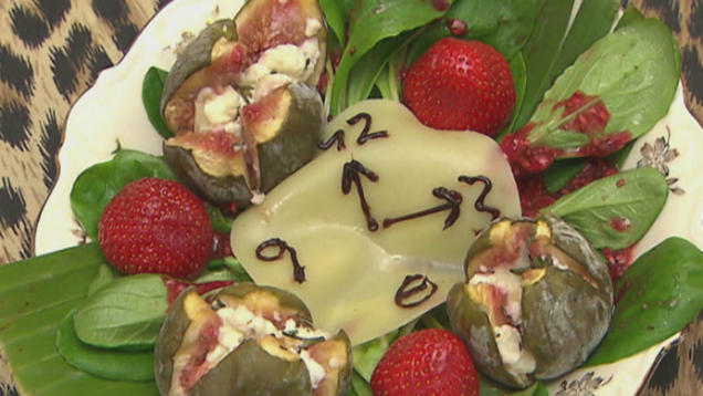 Rezept: Unendliche Zeit gepaart mit Früchten und Käse auf Salat (Belle la Donna) Rezept: Unendliche Zeit gepaart mit Früchten und Käse auf Salat (Belle la Donna)