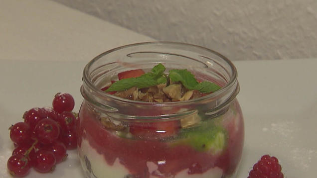 Rezept: Trifle von roten und grünen Beeren Rezept: Trifle von roten und grünen Beeren
