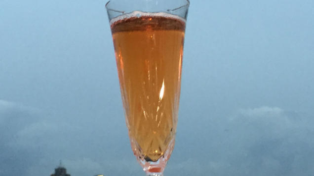Rezept: Bellini vom Weinbergpfirsich Rezept: Bellini vom Weinbergpfirsich