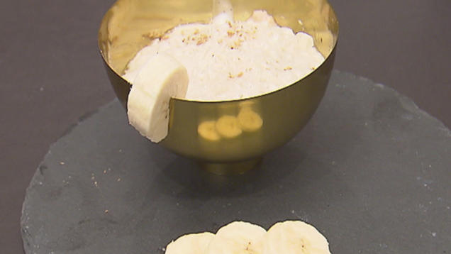 Rezept: Kokosmilchreis mit Bananenpüree und Tonkabohne (David Friedrich) Rezept: Kokosmilchreis mit Bananenpüree und Tonkabohne (David Friedrich)