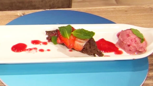 Rezept: Fitness-Dessert: Brownie mit Eis (Glutenfrei) (Roman und Heiko Lochmann) Rezept: Fitness-Dessert: Brownie mit Eis (Glutenfrei) (Roman und Heiko Lochmann)