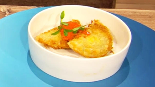 Rezept: Rissois (portugiesische Teigtaschen) gefüllt mit Blue Marlin (Milka Loff Fernandes) Rezept: Rissois (portugiesische Teigtaschen) gefüllt mit Blue Marlin (Milka Loff Fernandes)
