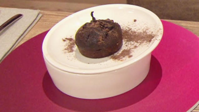 Rezept: Schokoladenkuchen mit Espressocrème (Gülcan Kamps) Rezept: Schokoladenkuchen mit Espressocrème (Gülcan Kamps)
