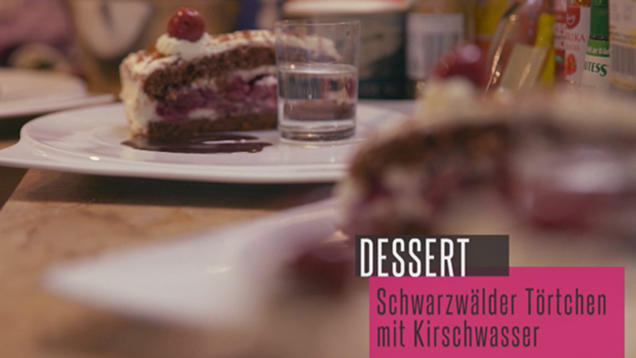 Rezept: Schwarzwälder Kirschtörtchen und Kirschwässerle Rezept: Schwarzwälder Kirschtörtchen und Kirschwässerle