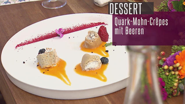 Rezept: Quark-Mohn-Crêpe mit Aprikosenfruchtpüree und Beerenlese Rezept: Quark-Mohn-Crêpe mit Aprikosenfruchtpüree und Beerenlese
