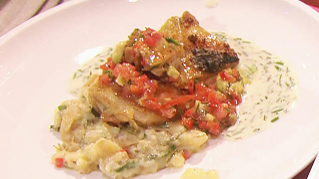 Rezept: Bettlerhuhn – Maishähnchenkeule im Salzteig gegart Rezept: Bettlerhuhn – Maishähnchenkeule im Salzteig gegart