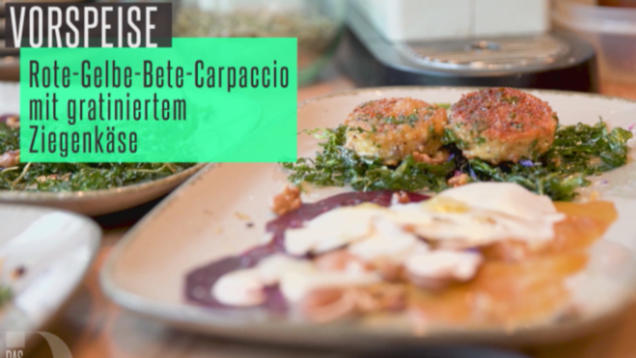 Rezept: Rote-/Gelbe-Bete-Carpaccio mit frittiertem Rucola und gebackenen Ziegenkäsetalern Rezept: Rote-/Gelbe-Bete-Carpaccio mit frittiertem Rucola und gebackenen Ziegenkäsetalern