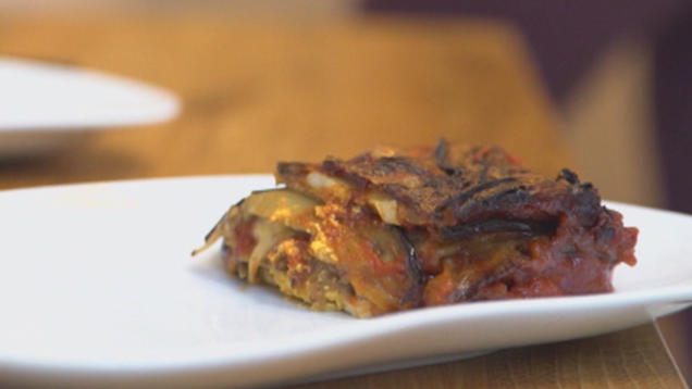 Rezept: Parmigiana di Melanzane (Auberginenauflauf) mit Rucolasalat Rezept: Parmigiana di Melanzane (Auberginenauflauf) mit Rucolasalat