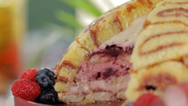 Rezept: Sommerliche Beeren-Charlotte Rezept: Sommerliche Beeren-Charlotte