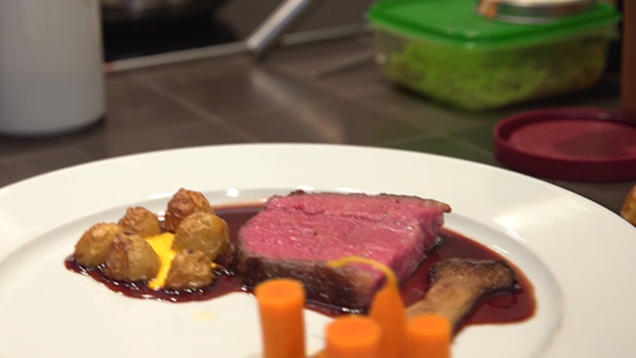 Rezept: Roastbeef aus dem Eitorfer Stall, dazu Kartoffel, Safran und Karotte Rezept: Roastbeef aus dem Eitorfer Stall, dazu Kartoffel, Safran und Karotte