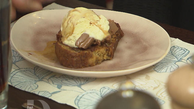 Rezept: Bananenbrot mit Tim Tams, Vanilleeis und Espresso Rezept: Bananenbrot mit Tim Tams, Vanilleeis und Espresso
