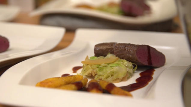 Rezept: Rehrücken, Schupfnudeln und Kohl Rezept: Rehrücken, Schupfnudeln und Kohl