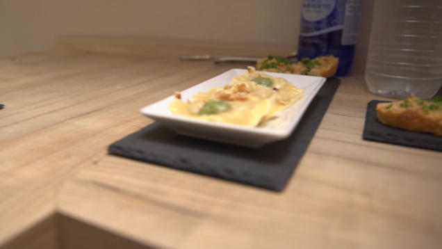 Rezept: Ravioli mit Gorgonzola, Birne und Walnüssen Rezept: Ravioli mit Gorgonzola, Birne und Walnüssen