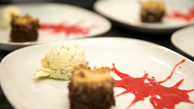 Rezept: Brownie mit Cheesecake Topping und Lavendeleis Rezept: Brownie mit Cheesecake Topping und Lavendeleis