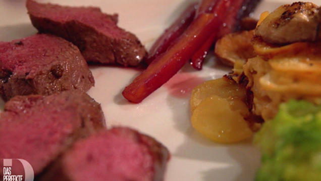 Rezept: „Aus den Wäldern im Spessart“: Roasted Rehrücken an Holundersoße Rezept: „Aus den Wäldern im Spessart“: Roasted Rehrücken an Holundersoße
