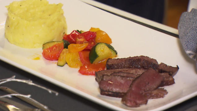 Rezept: Kobe Rind an Rotweinjus, dazu getrüffelte Stampfkartoffeln und mediterranes Gemüse Rezept: Kobe Rind an Rotweinjus, dazu getrüffelte Stampfkartoffeln und mediterranes Gemüse