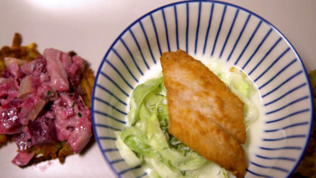Rezept: „Butter bei die Fische“: Tatar, Salat und Gebratenes vom Matjes Rezept: „Butter bei die Fische“: Tatar, Salat und Gebratenes vom Matjes