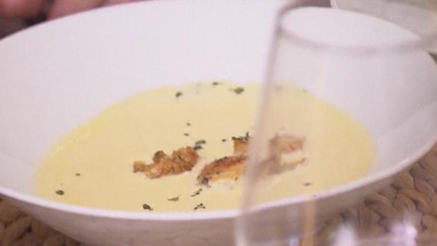 Rezept: Comté Suppe mit Zitronenthymian Rezept: Comté Suppe mit Zitronenthymian