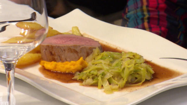 Rezept: Kalbsfilet, Schupfnudeln, Orangen-Karotten-Püree und Spitzkohl Rezept: Kalbsfilet, Schupfnudeln, Orangen-Karotten-Püree und Spitzkohl