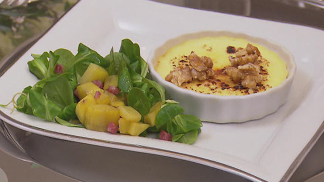 Rezept: Frischkäse-Crème-Brûlée mit karamellisierten Walnüssen Rezept: Frischkäse-Crème-Brûlée mit karamellisierten Walnüssen