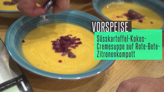 Rezept: Süßkartoffel-Kokos Creme Suppe auf rote Bete Zitronen Kompott, Kräuterfladenbrot Rezept: Süßkartoffel-Kokos Creme Suppe auf rote Bete Zitronen Kompott, Kräuterfladenbrot
