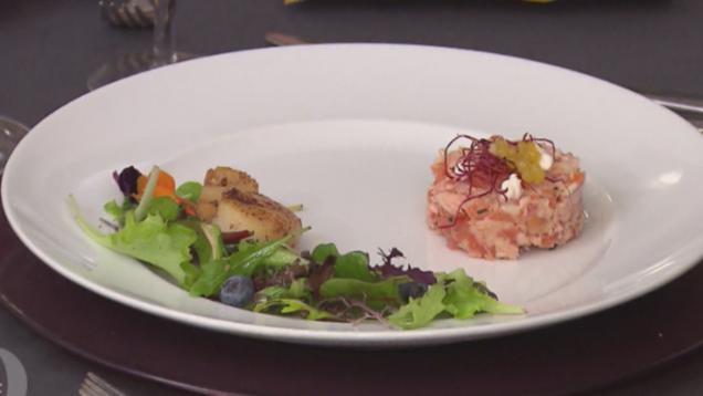 Rezept: Jakobs Regenbogentatar mit Wildkräutersalat Rezept: Jakobs Regenbogentatar mit Wildkräutersalat