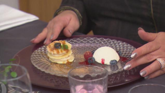 Rezept: Joghurtmousse mit betrunkenem Törtchen Rezept: Joghurtmousse mit betrunkenem Törtchen