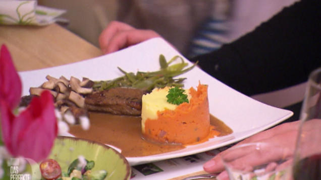 Rezept: Feigenlachs an Kartoffelstampf, Shiitakepilzen, Zuckerschotenstreifen in Ghee Rezept: Feigenlachs an Kartoffelstampf, Shiitakepilzen, Zuckerschotenstreifen in Ghee