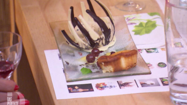 Rezept: Käsekokosküchlein mit Maracujaeis im Schokonest Rezept: Käsekokosküchlein mit Maracujaeis im Schokonest