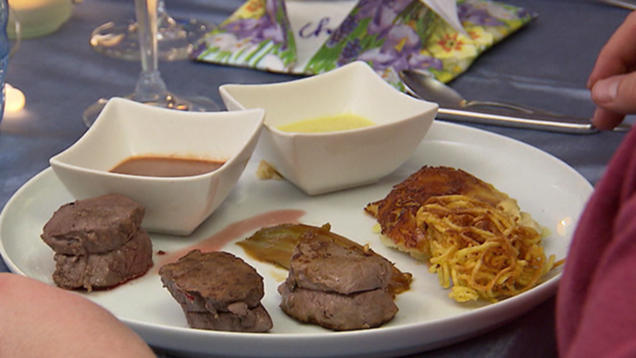 Rezept: Tournedos vom Wildrücken (Hirsch, Reh, Wildschwein) mit Kartoffelnest und-gratin Rezept: Tournedos vom Wildrücken (Hirsch, Reh, Wildschwein) mit Kartoffelnest und-gratin