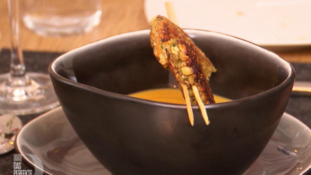Rezept: Süßkartoffel-Ingwer-Suppe mit Carabiniera-Garnele auf Zitronengras Rezept: Süßkartoffel-Ingwer-Suppe mit Carabiniera-Garnele auf Zitronengras