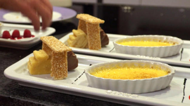 Rezept: Schwebebahn-Schichtkuchen trifft Creme brulee Rezept: Schwebebahn-Schichtkuchen trifft Creme brulee