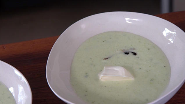 Rezept: Geeiste Gurken-Dillsuppe mit fangfrischen Nordseekrabben Rezept: Geeiste Gurken-Dillsuppe mit fangfrischen Nordseekrabben