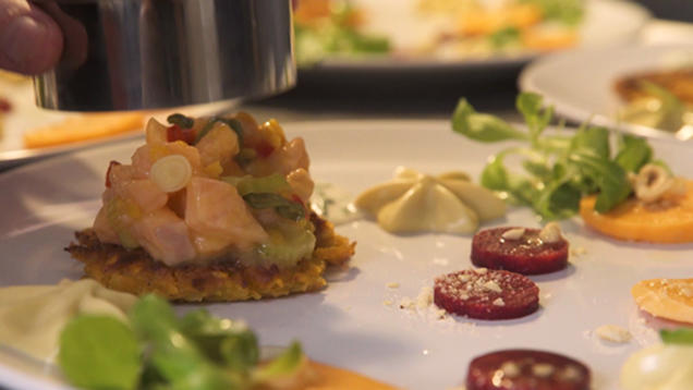 Rezept: Besoffener Lachs mit Mango, dreierlei von der Süßkartoffel Rezept: Besoffener Lachs mit Mango, dreierlei von der Süßkartoffel