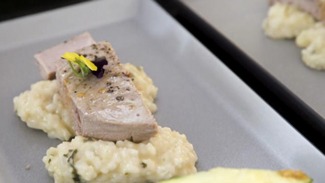 Rezept: Tuna, Camembert-Zucchini und Zitronen-Kräuter-Risotto Rezept: Tuna, Camembert-Zucchini und Zitronen-Kräuter-Risotto