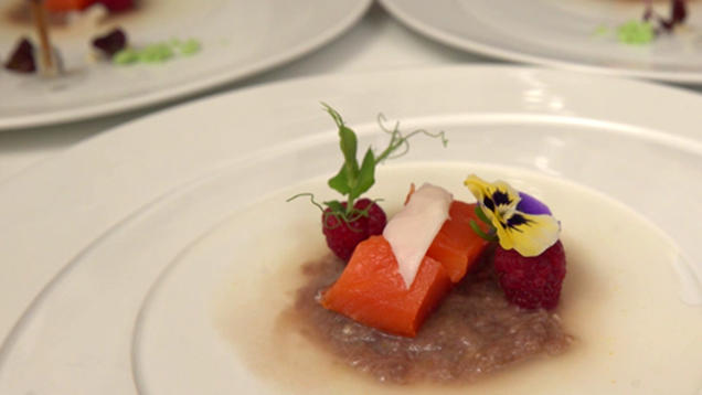 Rezept: Duett vom Coho Wildlachs und Yellow Fin Thunfisch Rezept: Duett vom Coho Wildlachs und Yellow Fin Thunfisch